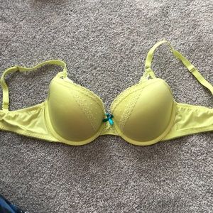 Victoria secret push up bra 34D